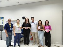 Entrega de brindes no Mês das Mulheres