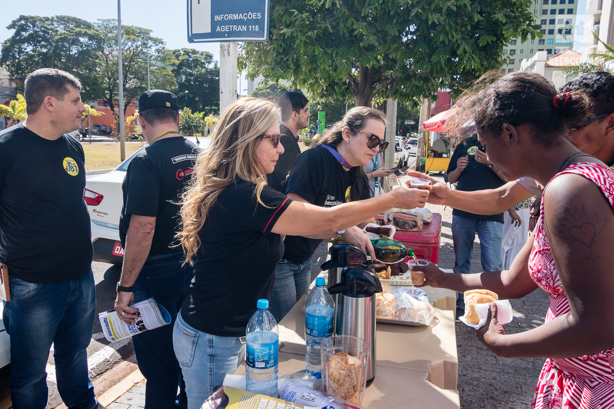 SindicarioNET - Bancários protestam contra reestruturação do Banco do Brasil