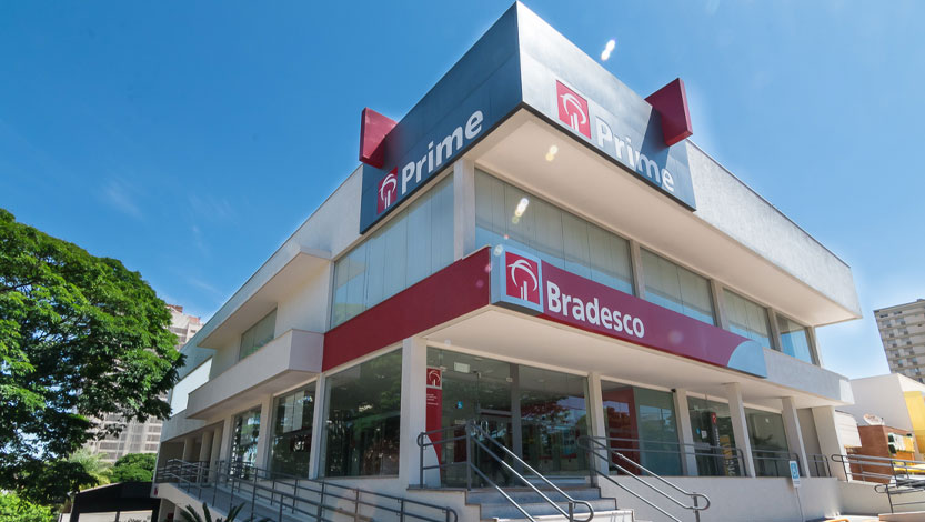 Após decisão judicial, Sindicato garante reintegração de bancário do Bradesco com doença ocupacional